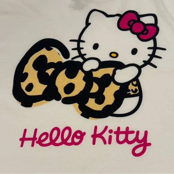 NWT Hello Kitty by Sanrio White Crop T-Shirt Junior's Size Medium - Picture 2 of 7